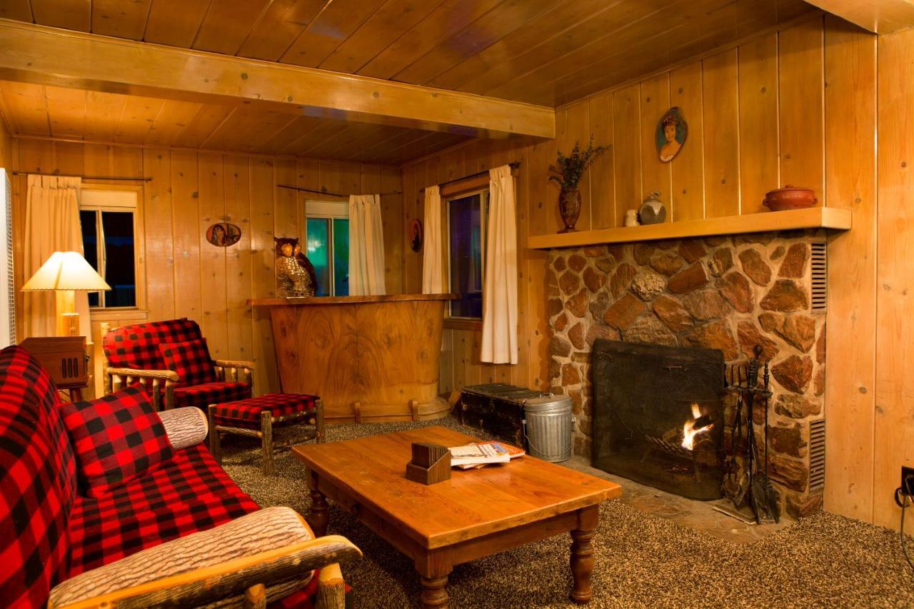 Hicksville Pines Chalets & Motel Idyllwild Eksteriør bilde