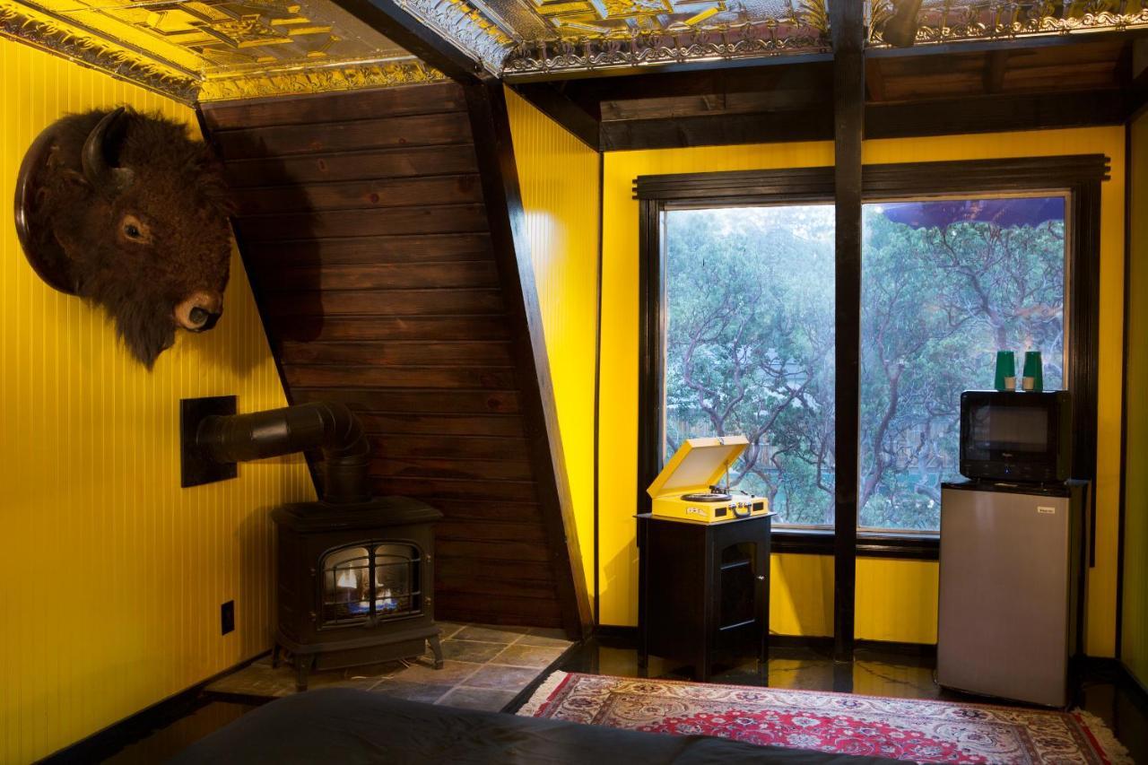 Hicksville Pines Chalets & Motel Idyllwild Eksteriør bilde