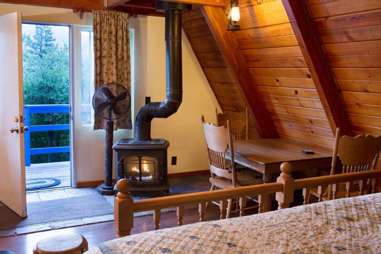 Hicksville Pines Chalets & Motel Idyllwild Eksteriør bilde