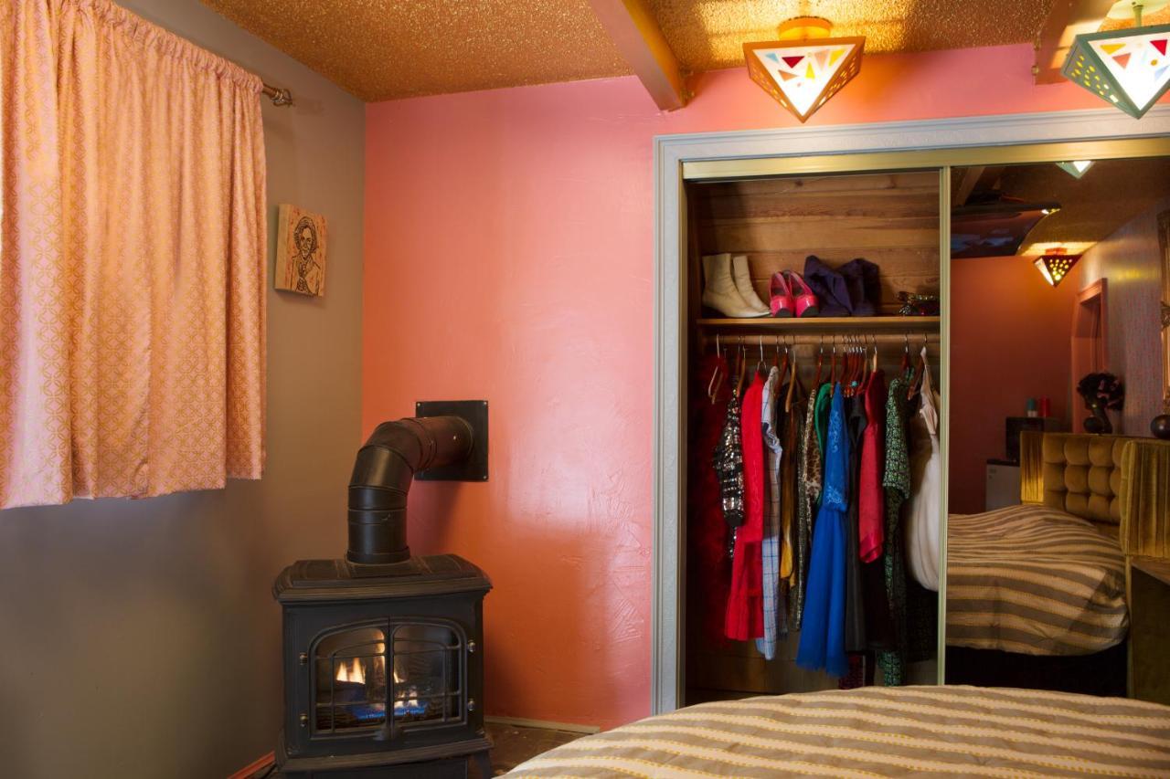 Hicksville Pines Chalets & Motel Idyllwild Eksteriør bilde